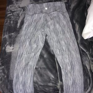 Lululmeon Arrow Jacquard Battleship Silver Spoon